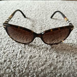 Burberry Dark Havana